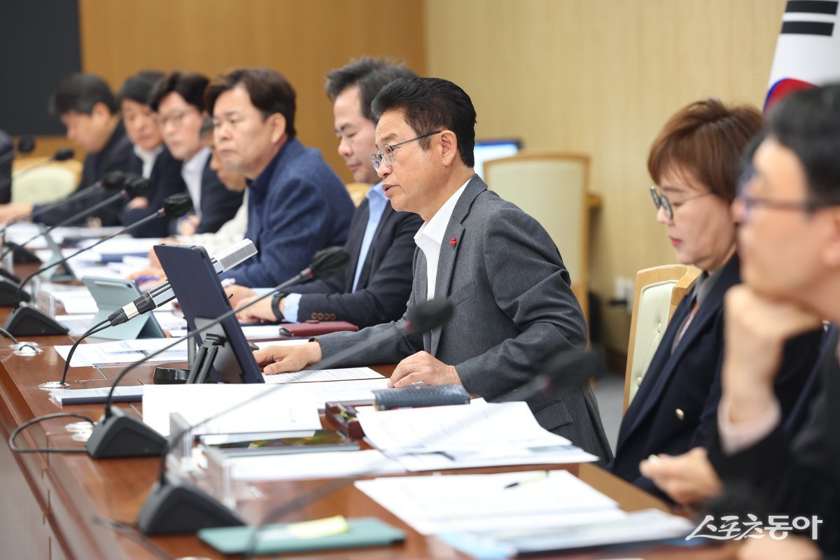 간부회의 저출생과의 전쟁 대책회의 모습 사진=경북도