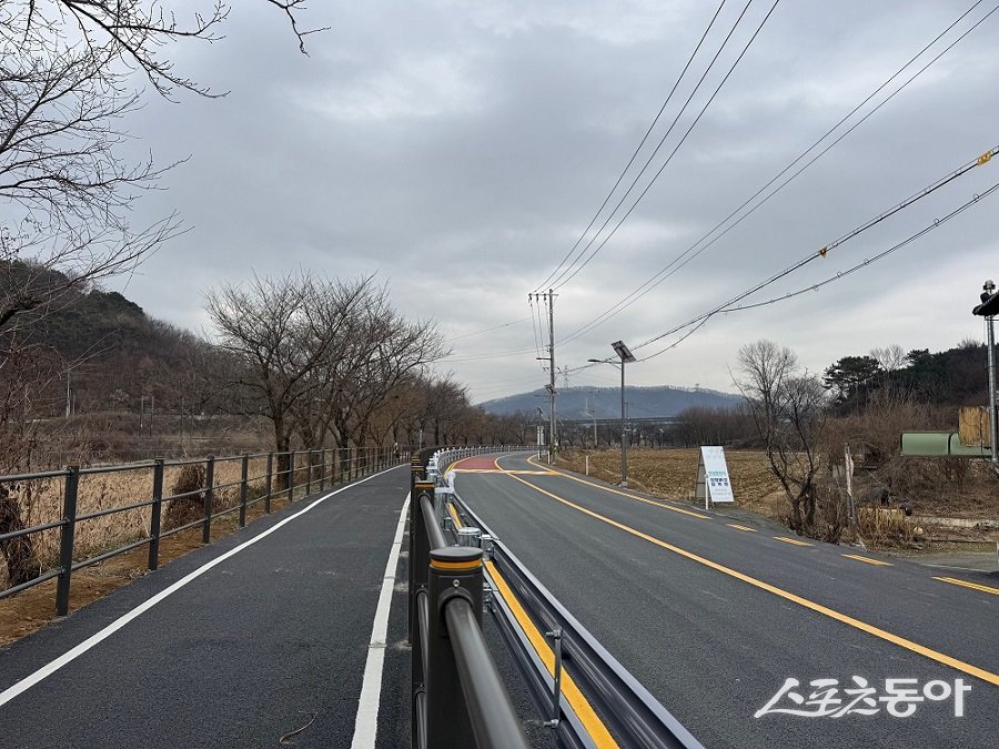 세종시가 조치원에서 전의면 신방교까지 이어지는 자전거도로를 새롭게 개통했다. 사진제공｜세종시청