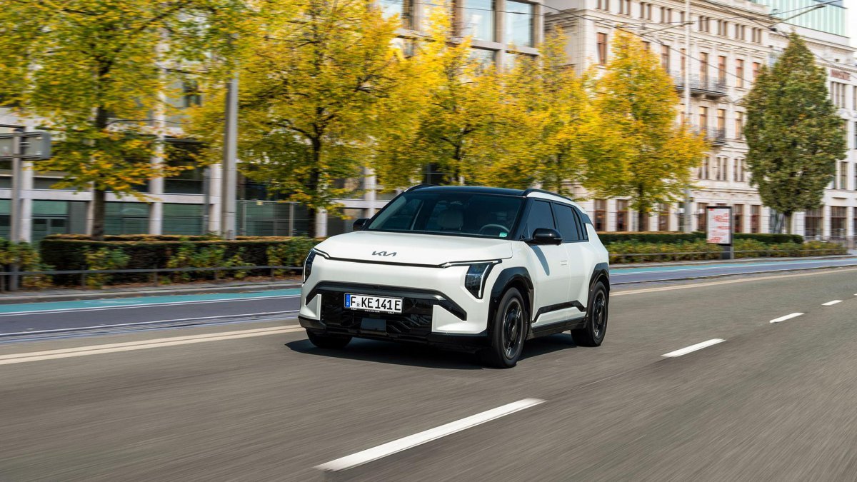 기아 EV3’가 전기차 최대 격전지 북유럽 국가 중 하나인 핀란드에서 ‘2025 핀란드 올해의 차’로 선정됐다. 사진제공 |기아