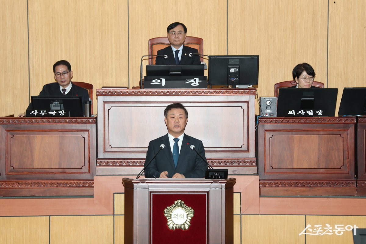 이학수 정읍시장이 14일 제301회 정읍시의회 임시회에서 올해 시정계획을 발표하고 있다. 사진제공=정읍시