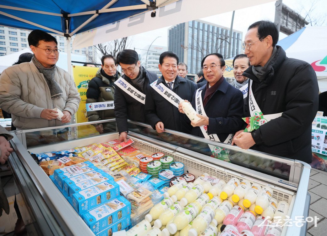 임실군이 최근 서울 강서·마포·양천구에서 직거래장터를 운영했다. 사진제공=임실군