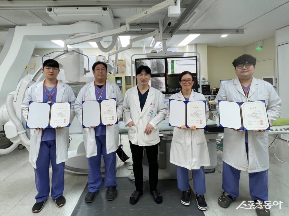 부산 온종합병원 심혈관센터의 심혈관조영실 직원 사진. (사진제공=온종합병원)