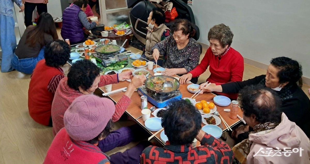 전라남도가 설을 맞아 저소득 취약계층 어르신에 대한 민생지원금을 지급한다. 사진제공=전남도