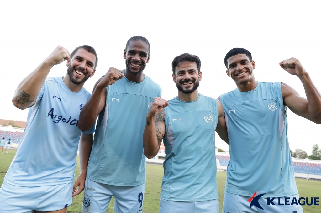 2025시즌부터 K리그1에선 팀당 최대 6명의 외국인선수를 보유할 수 있지만, 이를 100% 활용하려는 구단은 많지 않다. 동시출장 제한이 아직 존재하고, 한번에 많은 외인들을 품기에는 구단이 적지 않은 부담을 느끼기 때문이다. 대구 외국인선수 라마스, 에드가, 세징야, 카이오(왼쪽부터). 사진제공|한국프로축구연맹