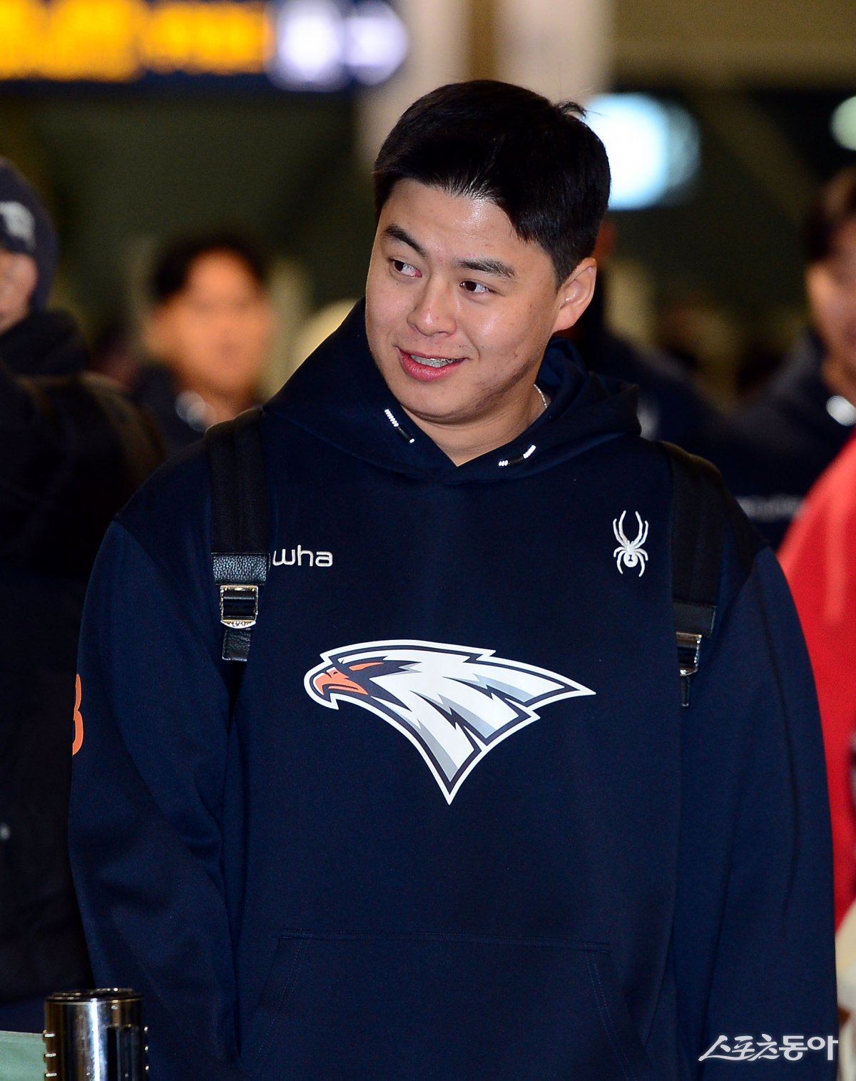 한화 노시환이 2025시즌 스프링캠프를 위해 22일 인천국제공항을 통해 호주 멜버른으로 출국하고 있다. 인천국제공항|김민성 기자 marineboy@donga.com