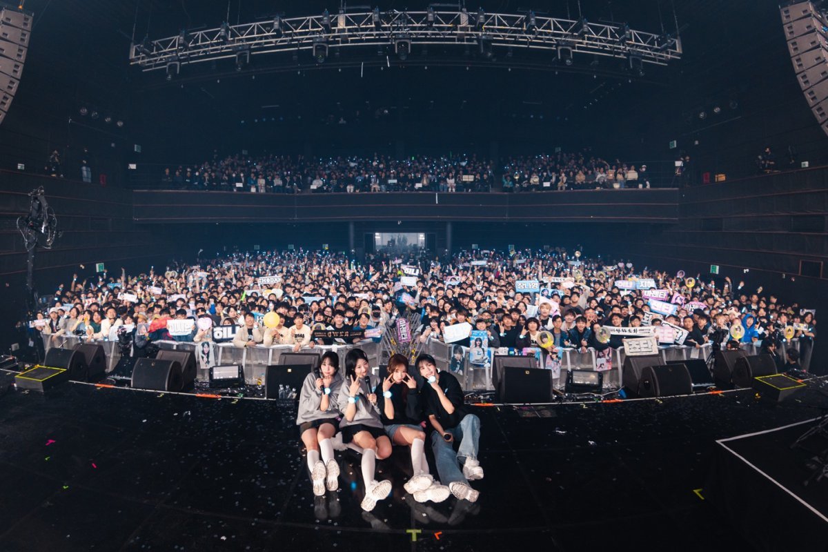 2qwer QWER, 첫 팬콘서트 성료 “함께 꿈 이뤄가고 있어 행복”|스포츠동아