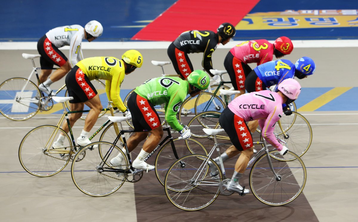 광명스피돔에서 특선급 선수들이 경주를 출발하고 있다 사진제공|국민체육진흥공단