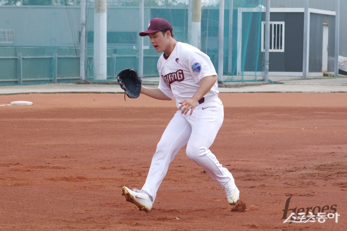 정현우가 대만 가오슝 스프링캠프에서 훈련하고 있다. 사진제공|키움 히어로즈