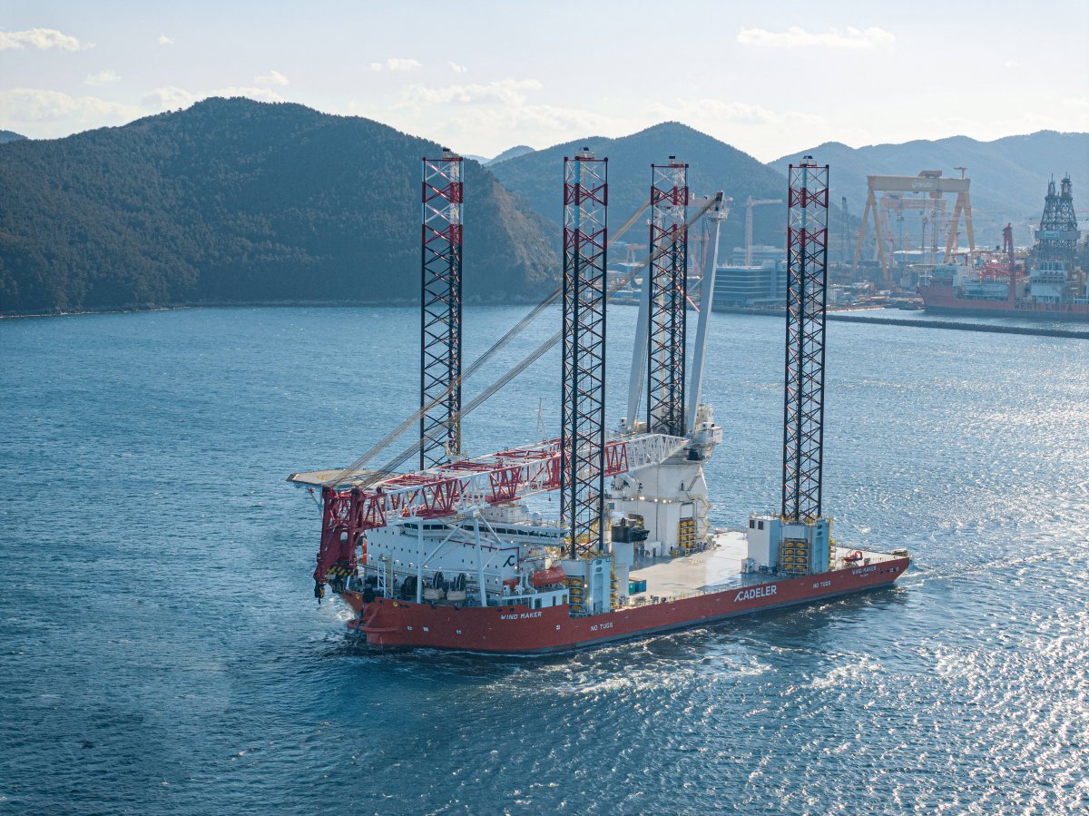 한화오션이 건조한 대형 해상풍력발전기 설치선(WTIV) 시운전 모습. 사진제공 |한화오션