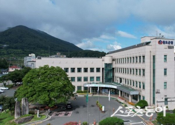 청도군청 전경. 사진제공 ㅣ 청도군