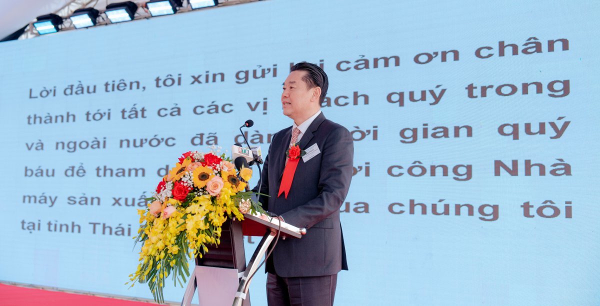 5일 베트남 타이빈성에 위치한 그린아이파크(GREEN i-PARK) 산업단지에서 개최된 하이트진로 베트남 공장 착공식에서 김인규 대표가 인사말을 하고 있다. 사진제공 |하이트진로