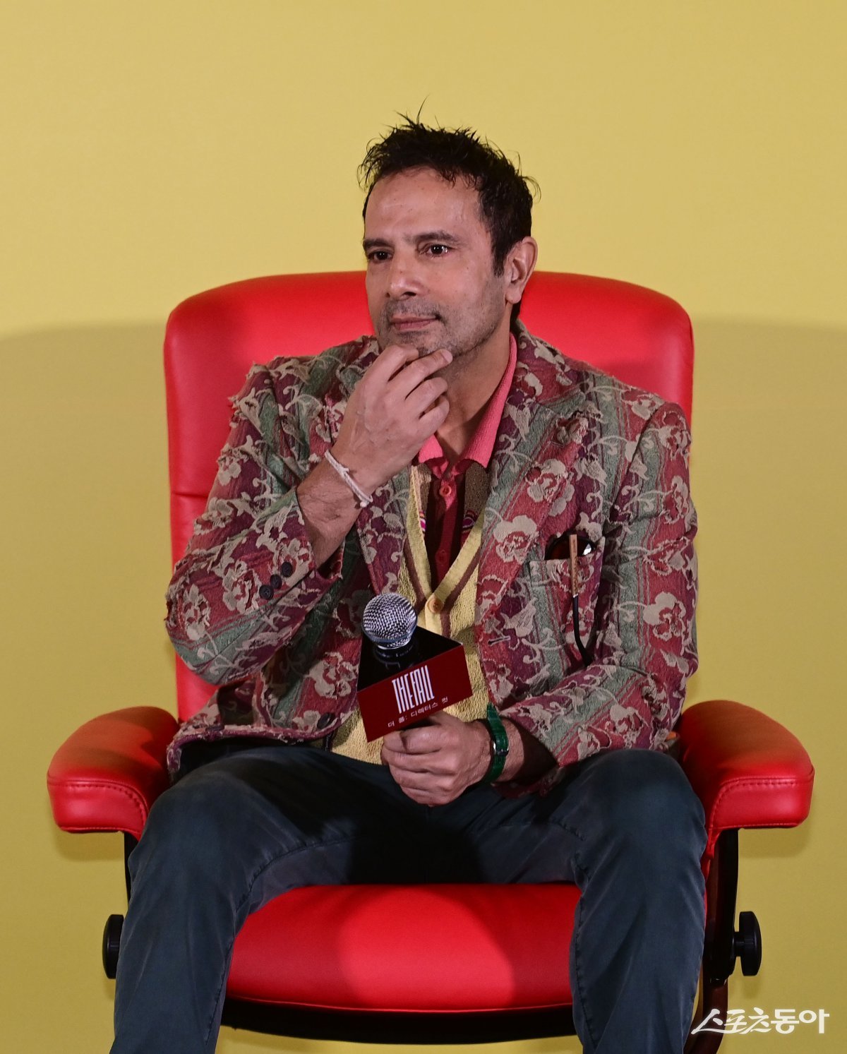 타셈 싱 감독이 6일 서울 용산구 CGV용산아이파크몰점에서 열린 영화 ‘더 폴: 디렉터스 컷’ 내한 기자간담회에서 포즈를 취하고 있다.  주현희 기자 teth1147@donga.com