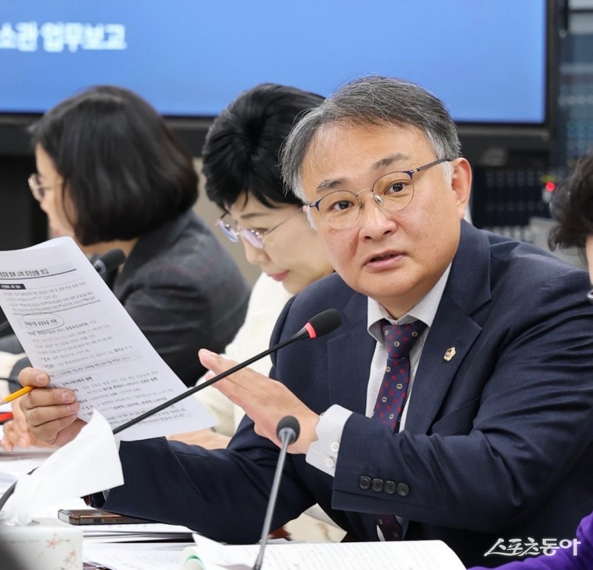 최근 제387회 임시회 전략산업국 소관 업무보고에서 발언하고 있는 조옥현 전남도의원. 사진제공=전남도의회