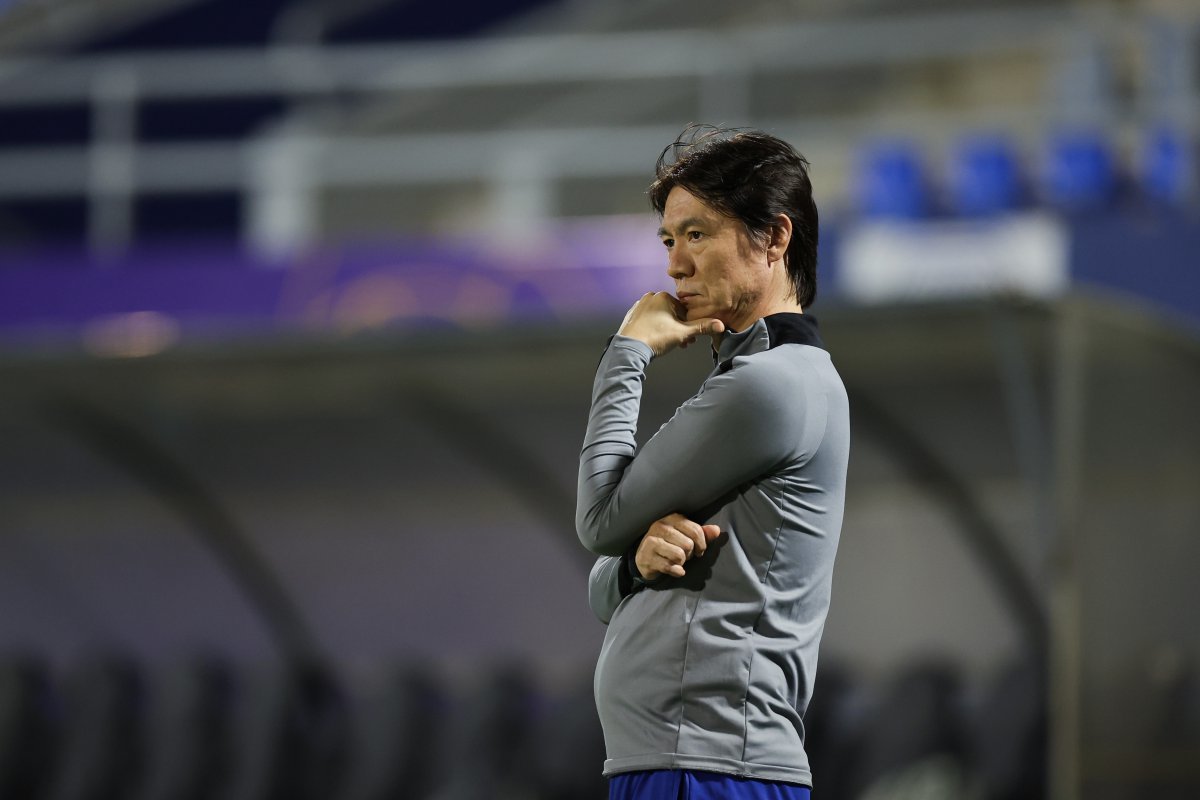 홍명보 감독 등 축구국가대표팀 코칭스태프가 한 달 간의 유럽출장을 마치고 10일 귀국한 가운데 세대교체와 복수국적 선수의 발탁 가능성에 시선이 모아진다. 사진제공|대한축구협회