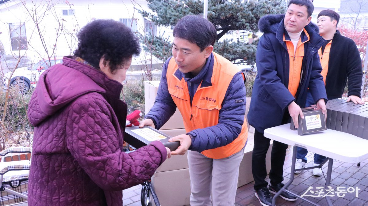 열린가람 학산종합사회복지관이 민주노총 공공운수노조 동방지부와 함께 ‘학산대맞이’ 행사를 실시했다. 사진제공｜학산종합사회복지관