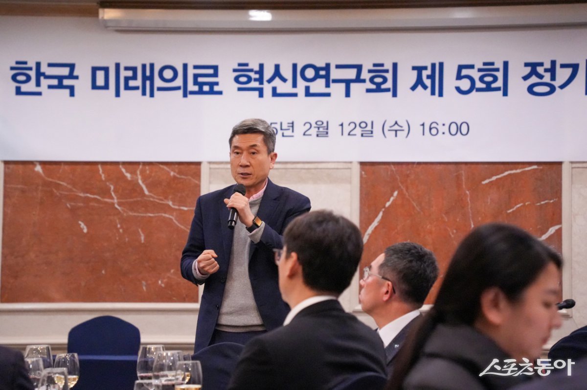 이강덕 포항시장은 12일 서울 여의도 켄싱턴 호텔에서 열린 한국미래의료혁신연구회 제5회 세미나에 참석했다. 사진제공|포항시