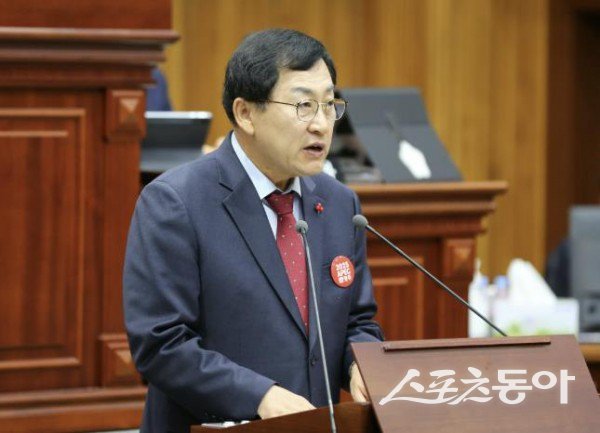 주낙영 경주시장이 제288회 경주시의회 임시회에서 시정연설을 하고 있다. 사진제공 ㅣ 경주시