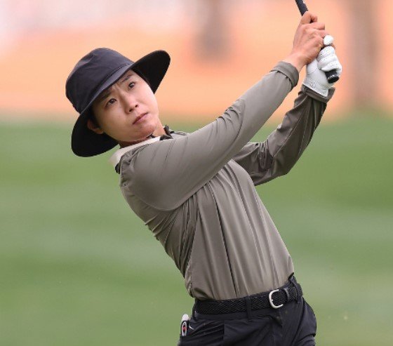 메인후원사를 잃어 정면에 아무 로고도 없는 모자를 쓰고 대회에 나선 이소미. 사진제공 | ㅣLET