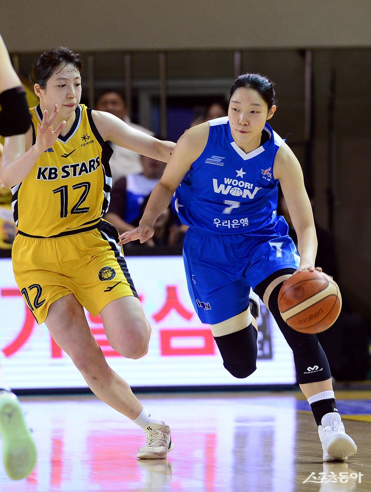 우리은행 이민지(오른쪽). 청주|김민성 기자 marineboy@donga.com