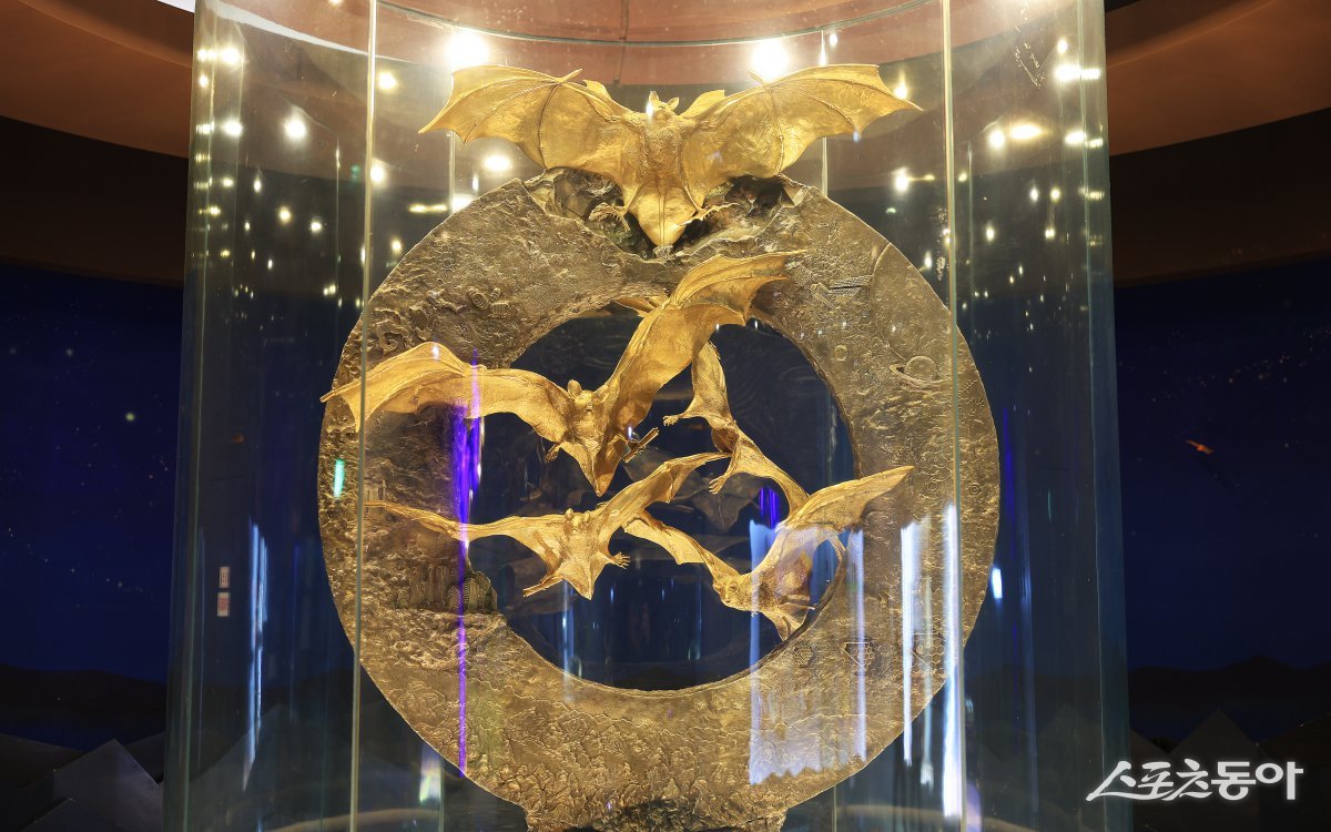 함평엑스공원(나비축제장) 추억공작소 황금박쥐상. 사진제공=함평군