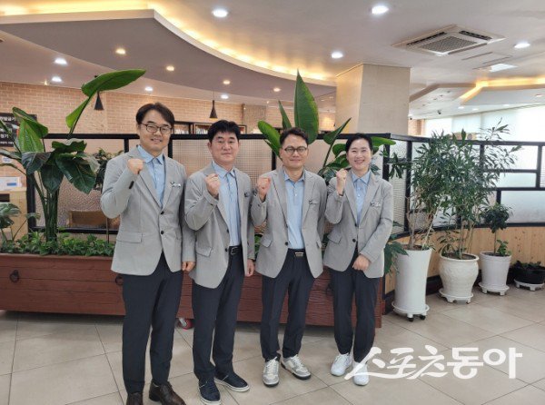 구미시 원스톱민원팀이 파이팅하고 있다. 사진제공 ㅣ 구미시