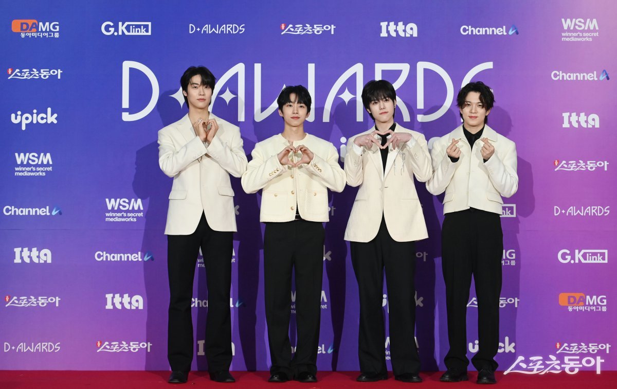 스포츠동아가 주최하고 ‘유픽과 함게하는 제1회 디 어워즈(D Awards with UPICK)’(주최: 스포츠동아, WSM · 주관: UPICK, WSM · 후원: G.K Link, ITTA)가 22일 고려대학교 화정체육관에서 열렸다. 엔플라잉이 포즈를 취하고 있다. 주현희 기자 teth1147@donga.com