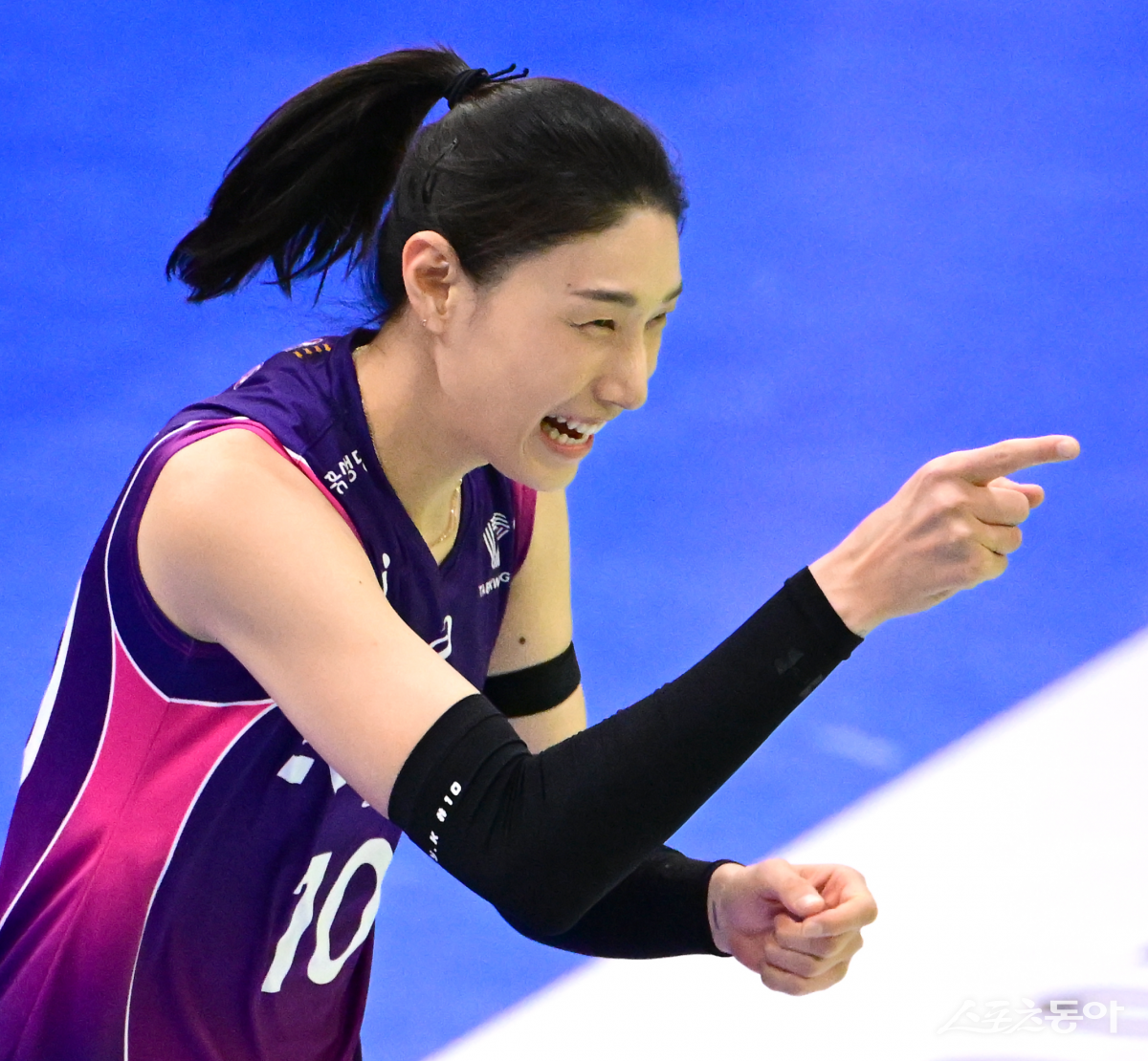 ‘라스트 댄스’를 시작한 흥국생명 김연경이 21일 현대건설과 V리그 여자부 5라운드 원정경기 도중 환호하고 있다. 사진제공|KOVO