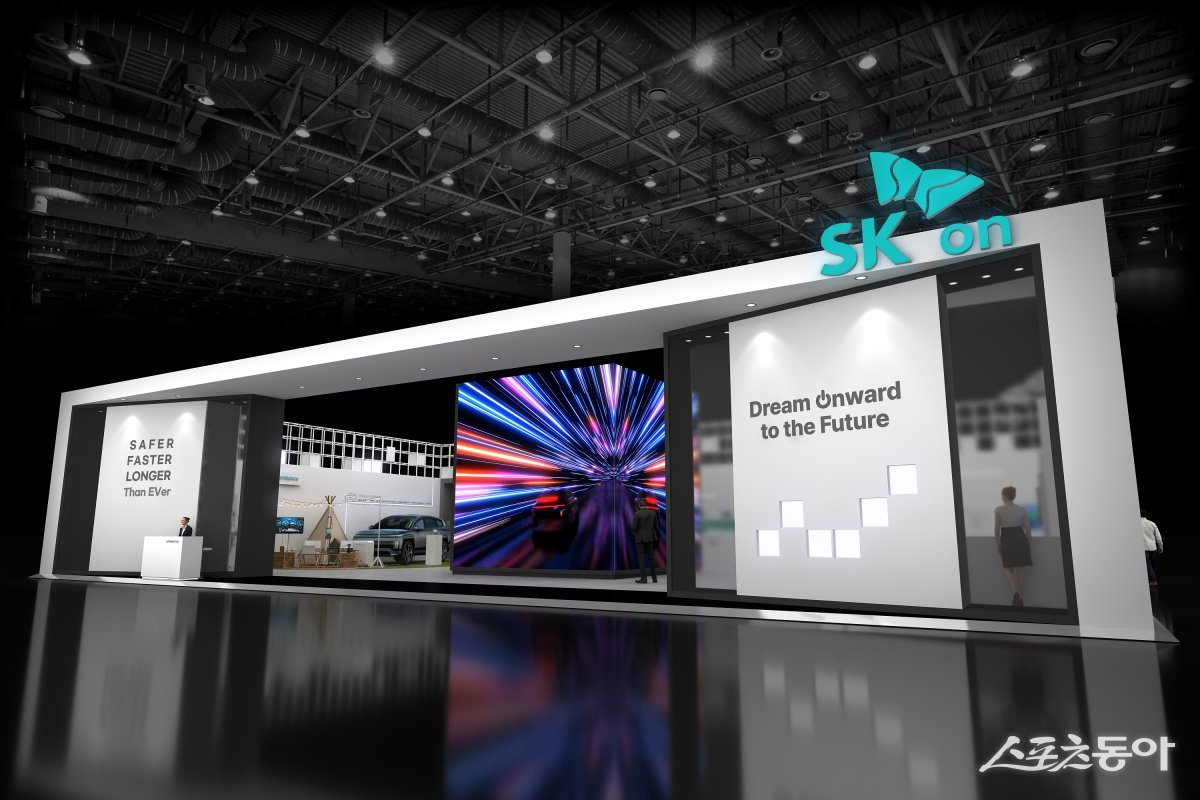 국내 배터리 3사가 3월 5일부터 7일까지 서울 코엑스에서 열리는 국내 최대 배터리 산업 전시회 ‘인터배터리 2025’에 참가해 차세대 배터리 기술과 혁신 제품을 선보인다. SK온 인터배터리 2025 부스 조감도. 사진제공 ｜SK온