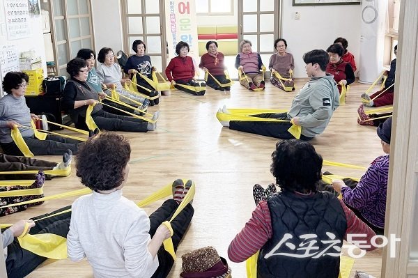 청송군, 어르신 낙상 걱정 NO!. 사진제공 l 청송군