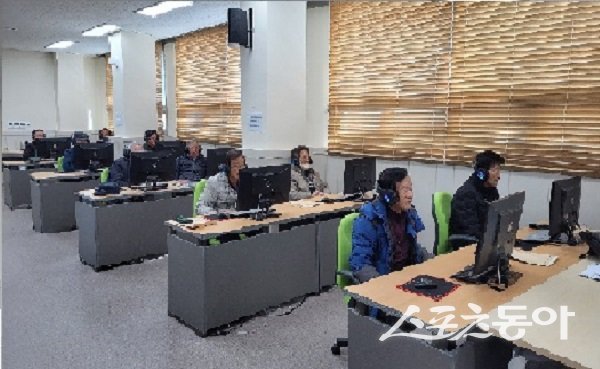 울진군, 고령 운전자 온라인 교통안전교육 수강 지원. 사진제공ㅣ울진군