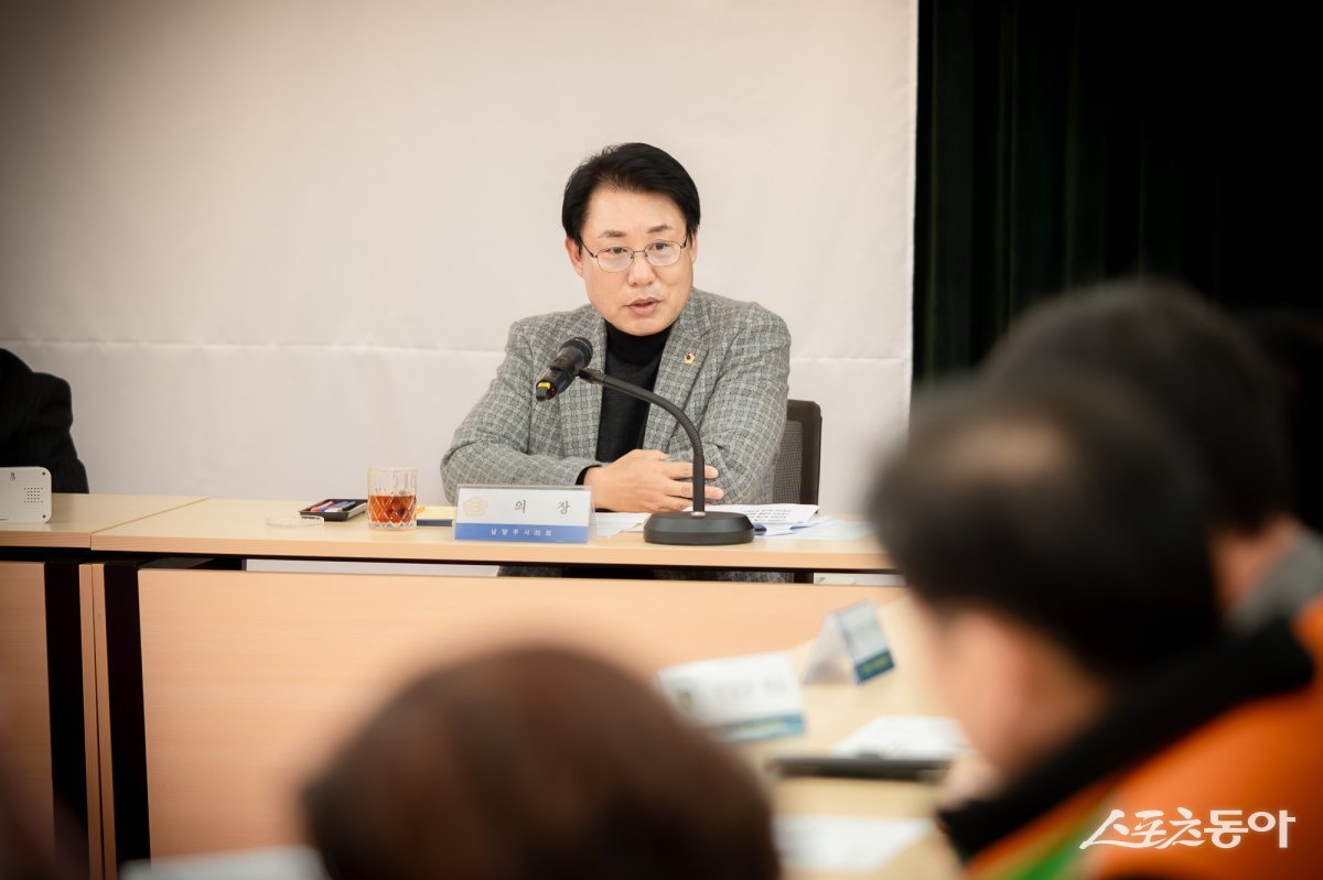 조성대 의장이 26일 시청 여유당에서 열린 2025년 남양주시 지역자율방재단 정기총회에서 인사말을 하고 있다. 사진제공ㅣ남양주시의회