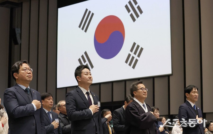 경기도의회 김진경 의장이 지난 3월 1일 수원 컨벤션 센터에서 열린 경기도 ‘제106주년 3·1절 기념식’에 참석했다. 사진제공｜경기도의회 김진경 의장