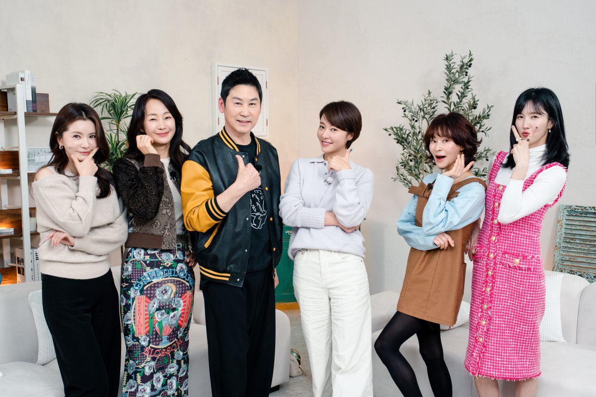 장서희, 명세빈, 신동엽, 황정음, 예지원, 이수경(왼쪽부터)