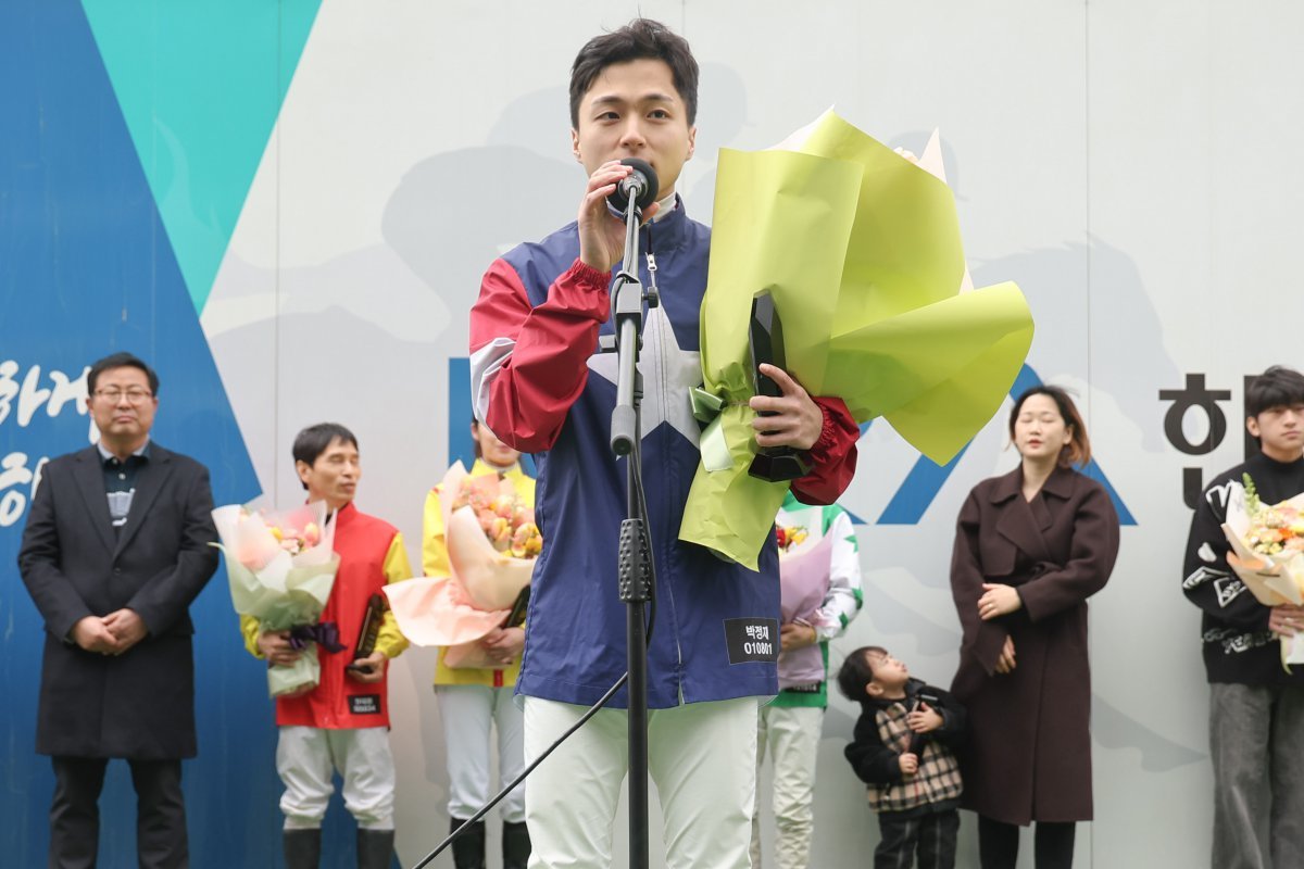 1월 26일 통산 100승을 달성한 이용호 기수           사진제공｜한국마사회
