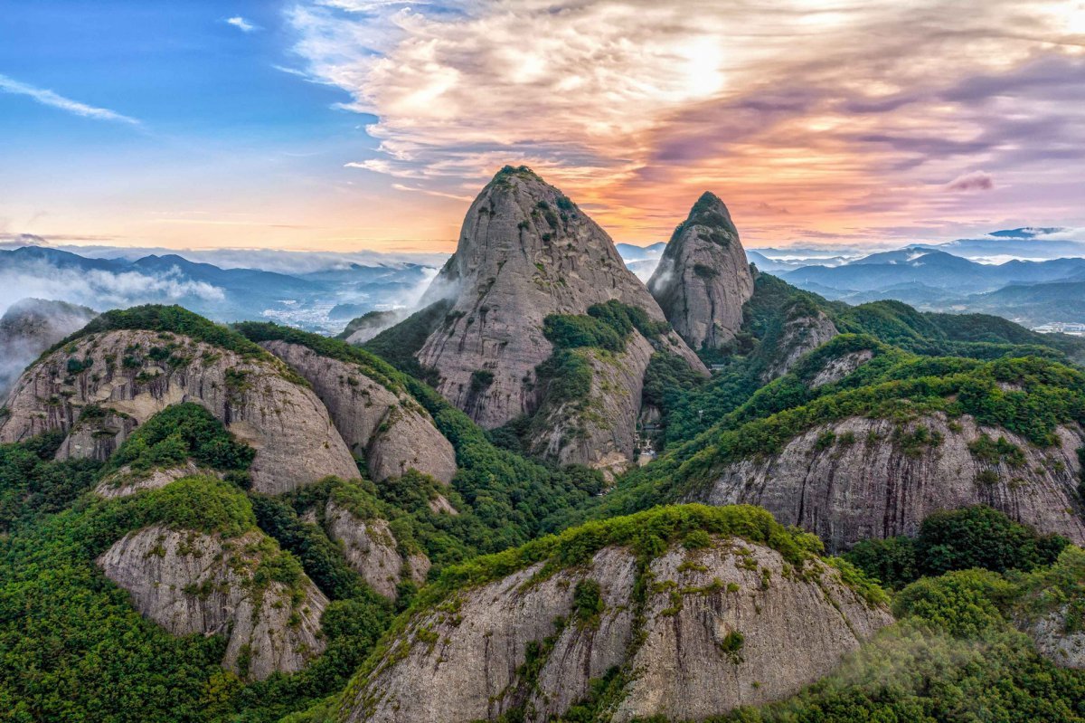 관광공사와 일본여행업협회가 공동 선정한 ‘한국 절경 30선’의 진안 마이산 사진제공|한국관광공사