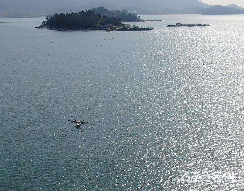 고흥군 득량도에서 진행된 드론배송 실증. 사진제공=고흥군