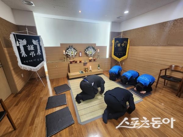 지난 5일 북구 용흥동에서 발생한 무연고자의 공영장례를 포항의료원 장례식장에서 진행했다. 사진제공|포항시