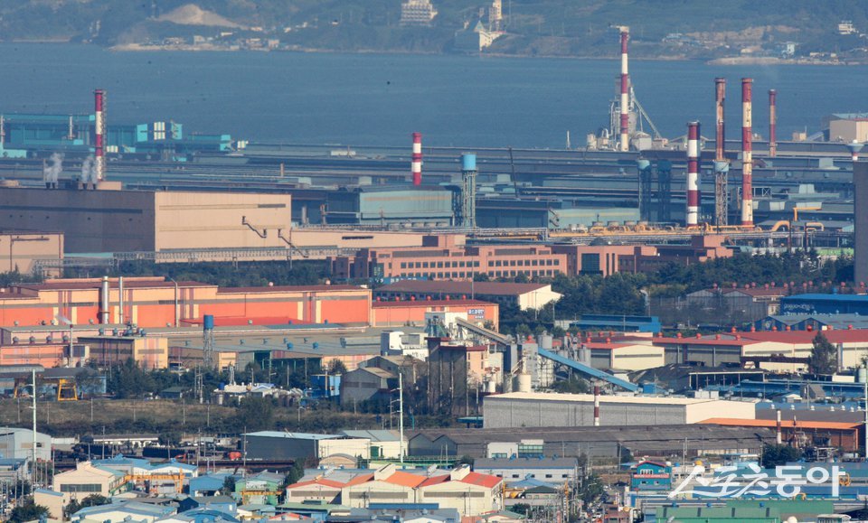 철강도시 포항의 기업 절반이상이 올해 채용계획이 없는 것으로 조사됐다. 사진은 포항철강공단. 사진제공 ㅣ포항철강관리공단