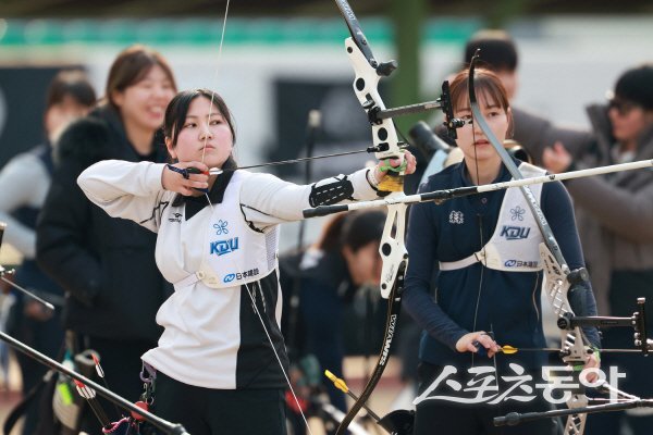 일본 양궁선수단이 예천진호국제양궁장에서 훈련에 임하고 있다. 사진제공 ㅣ 예천군