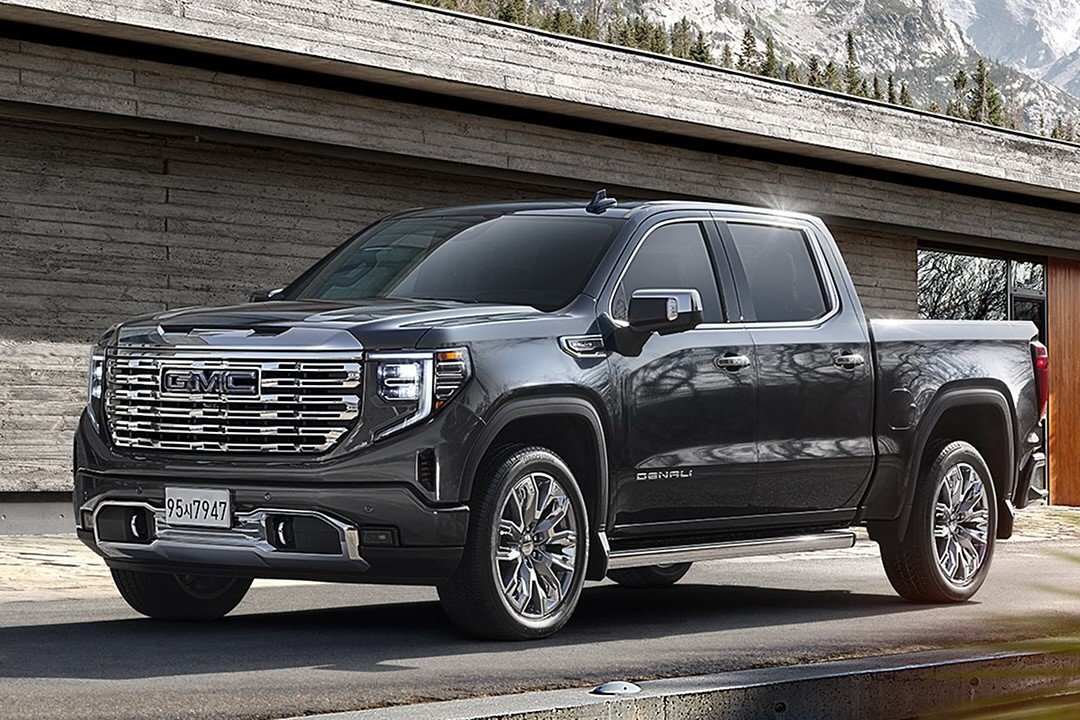 GMC가 2025년형 시에라 드날리’를 공식 출시했다. 6.2L V8 직분사 가솔린 엔진을 탑재해 최고출력 426마력, 최대 토크 63.6kg·m의 폭발적인 성능을 발휘한다. 사진제공 |GM