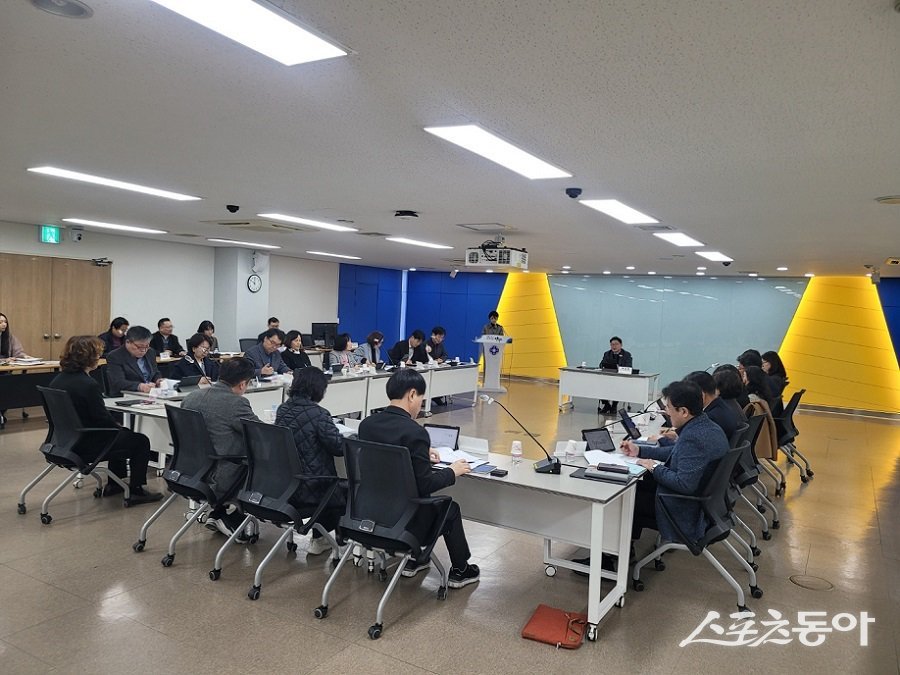 지난 6일 오전 10시, 시청 상황실에서 김능식 부시장 주재로 1분기 신속집행 점검회의를 개최했다. 사진제공|안양시청