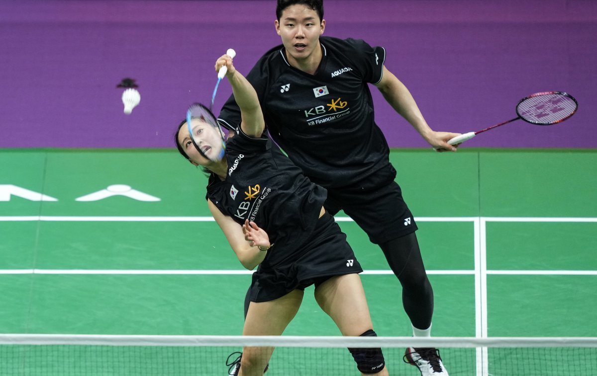 한국배드민턴은 2024파리올림픽 이후 복식조 개편이 불가피했다. 남자복식에만 전념하기로 결정한 서승재(뒤), 최근 이종민과 호흡을 맞추게 된 채유정 등이 오를레앙마스터스에서 가능성을 보이며 전망을 밝히고 있다. 신화뉴시스