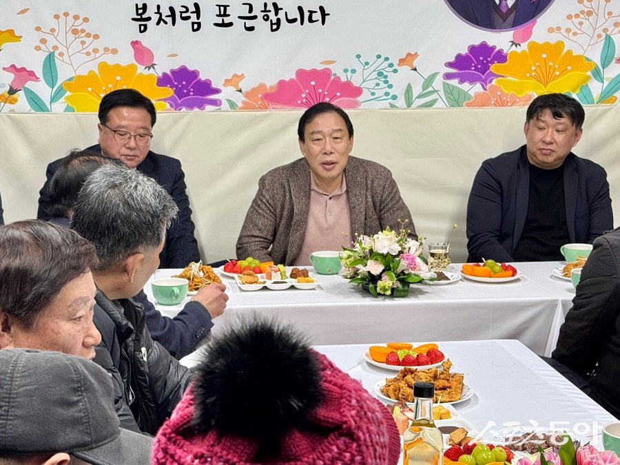 최민호 세종특별자치시장은 지난 7일 소정면에서 열린 올해 첫 번째 ‘시장과 함께하는 1박2일’ 모습. 사진제공｜세종시청