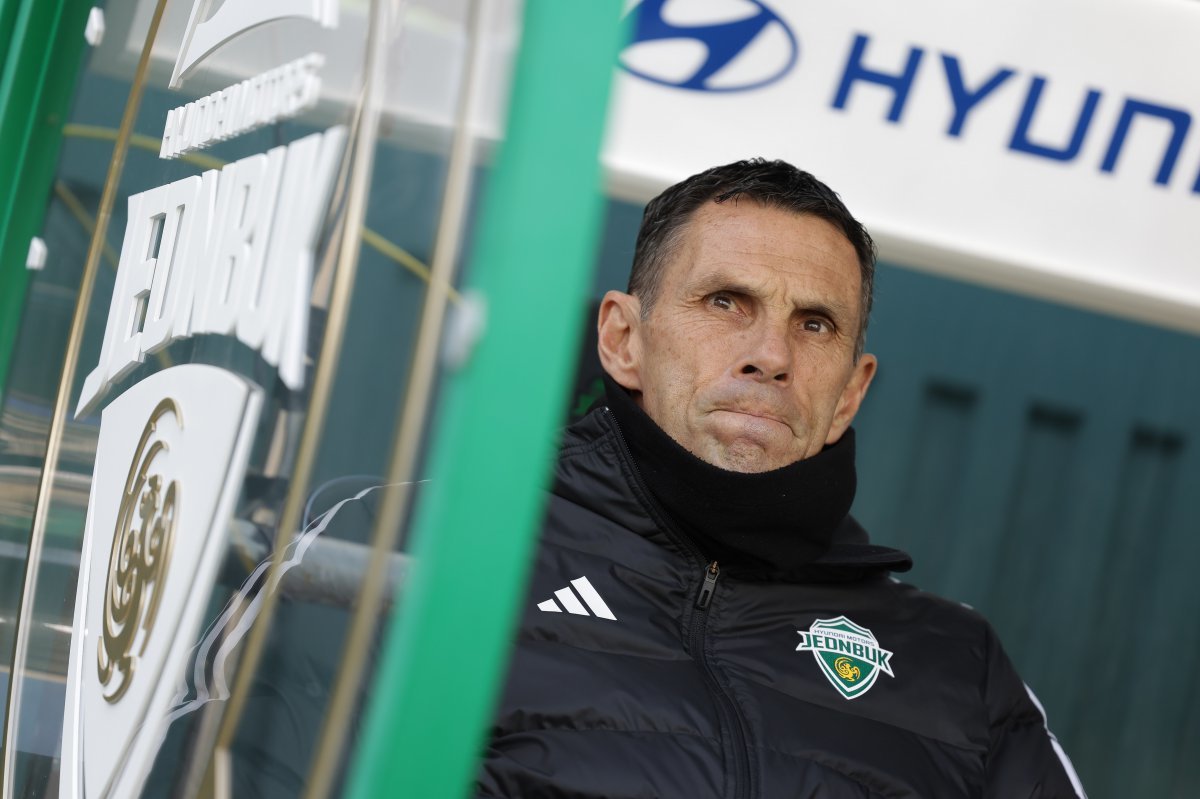 거스 포옛 전북 감독도 ‘천적’ 강원의 벽을 실감했다. 전북은 9일 전주월드컵경기장에서 열린 강원과 K리그1 홈경기에서 후반 막판 통한의 결승골을 헌납해 쓰라린 패배를 당했다. 2023년 9월부터 강원전 5연패다. 사진제공｜한국프로축구연맹