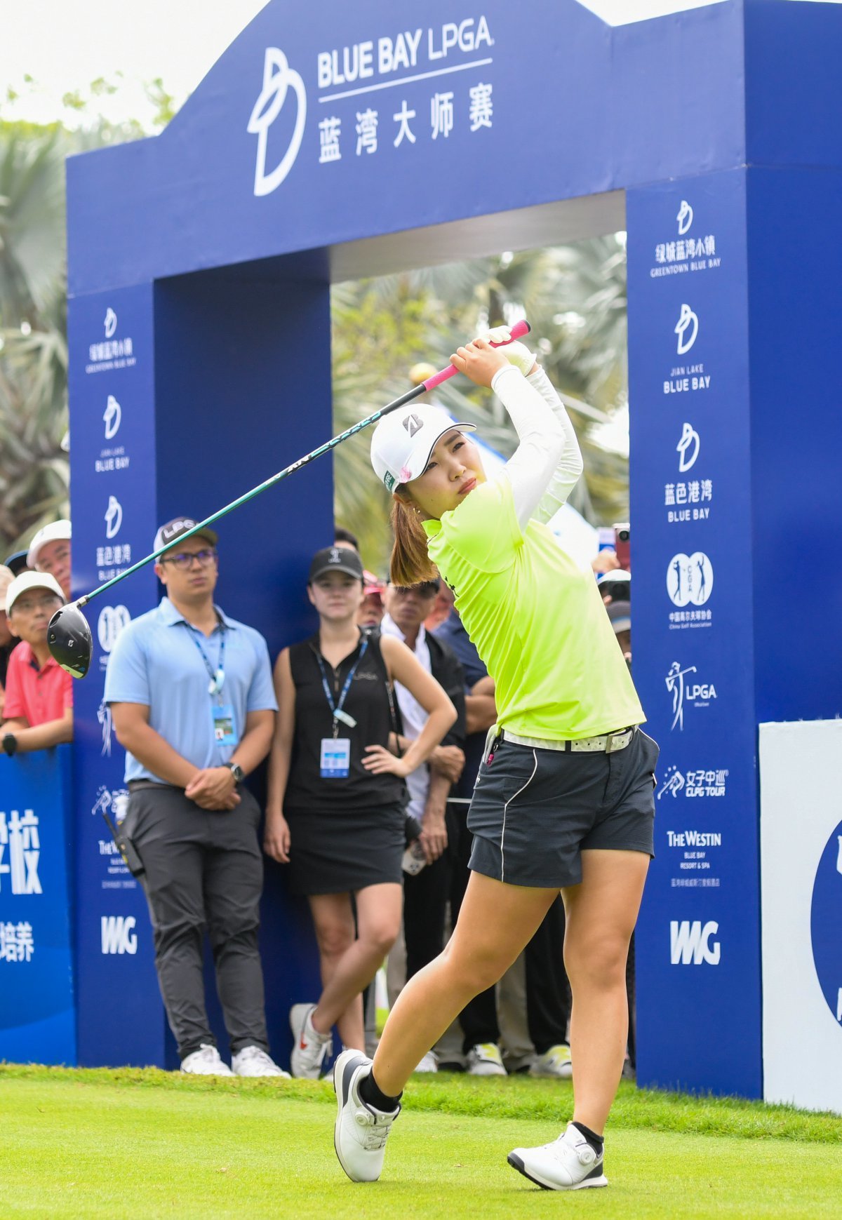 후루에 아야카(일본)가 9일 중국 하이난성 젠레이크 블루베이 골프코스(파72)에서 열린 LPGA 투어 블루베이 LPGA(총상금 250만달러) 4라운드에서 샷을 날리고 있다. 하이난성(중국) ㅣ 신화 뉴시스