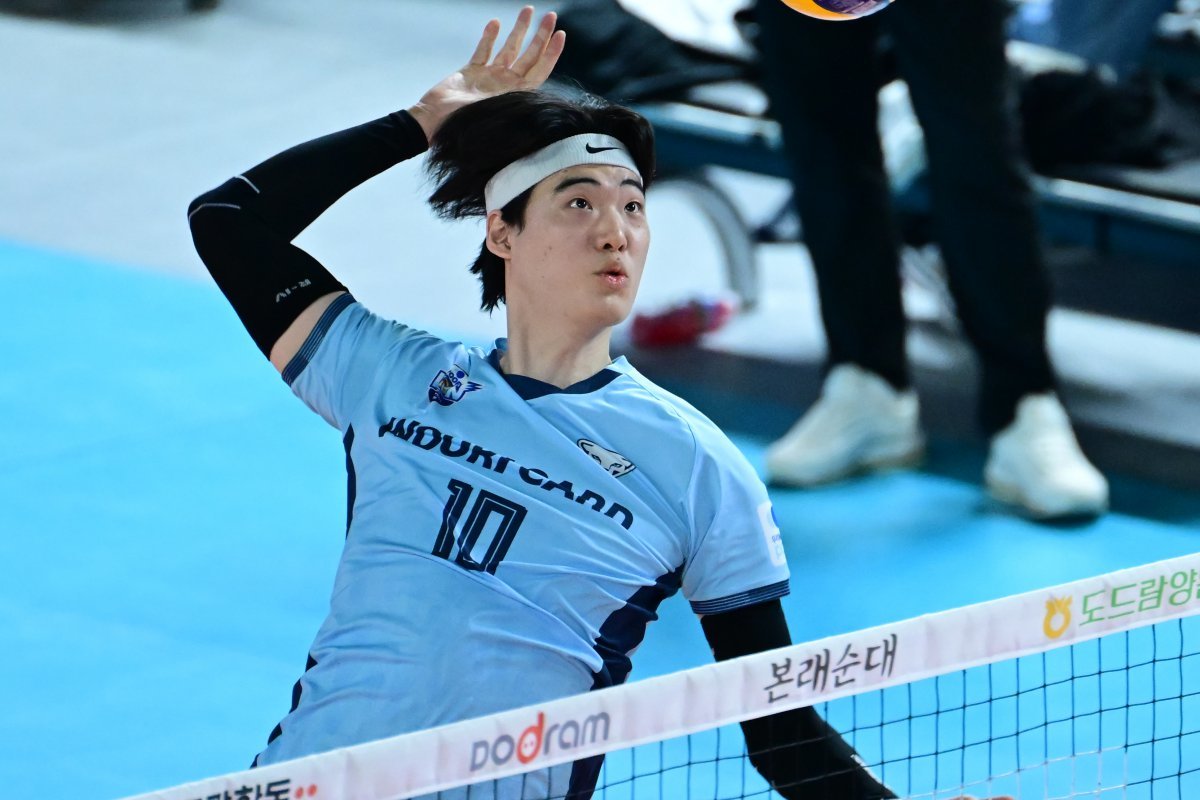 우리카드 박준혁은 한국여자농구의 간판 박지수의 오빠다. 주변에서 많이 비교해 스트레스가 클 법도 하지만, 동생을 진심으로 응원하며 자신도 분발하겠다는 의지다. 사진제공｜KOVO