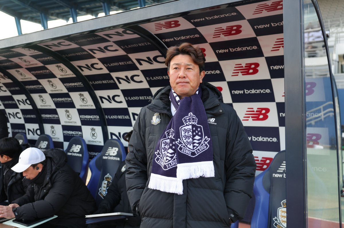 서울 이랜드가 김도균 감독과 재계약했다고 11일 밝혔다. 구단은 “K리그1 승격과 더 높은 목표를 위한 도전에 김 감독을 최적임자로 판단했다”고 설명했다. 사진제공｜서울 이랜드