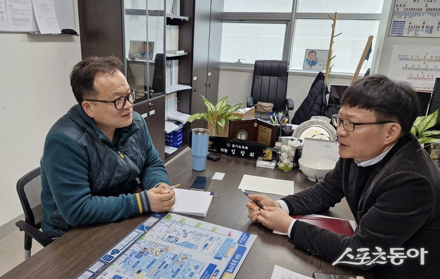 경기도의회 도시환경위원회 임창휘 의원(더불어민주당, 광주2)이 지난 10일 의원실에서 경기주택도시공사(GH) 관계자들과 정담회를 열었다. 사진제공|임창휘 경기도의원