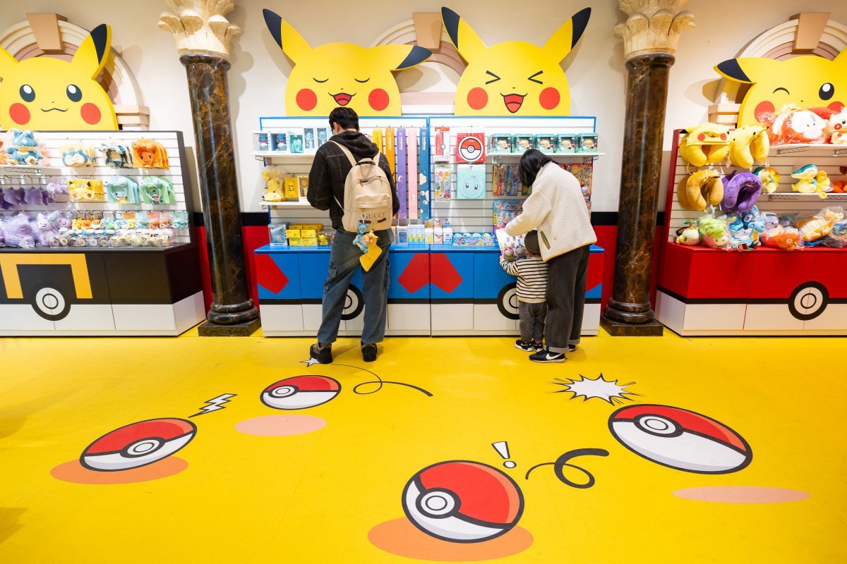 롯데월드 어드벤처 협업 한정판 상품을 판매하는 포켓몬 어드벤처 스토어 사진제공|롯데월드