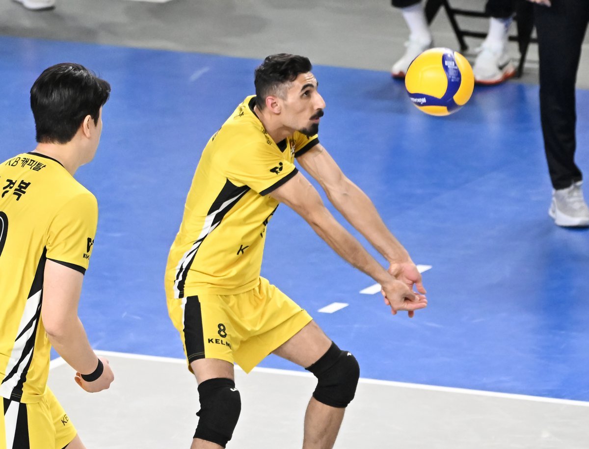 KB손해보험 야쿱은 ‘봄배구 비밀병기’다. 라마단 기간에도 몸 관리를 빈틈없이 하며 26일 대한항공과 PO를 준비하고 있다. 사진제공|KOVO